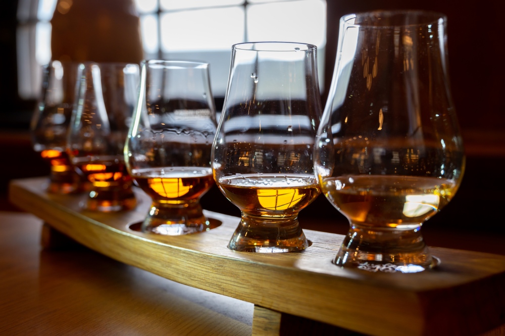 whiskey-tasting-flight